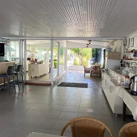 Ξενοδοχείο Tolga 2*